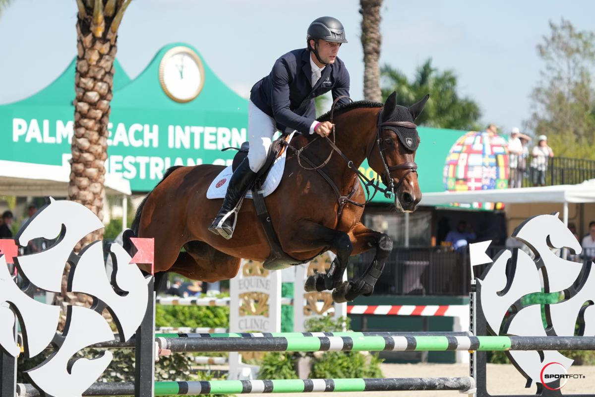 Richard Vogel and Looping Luna. © Sportfot