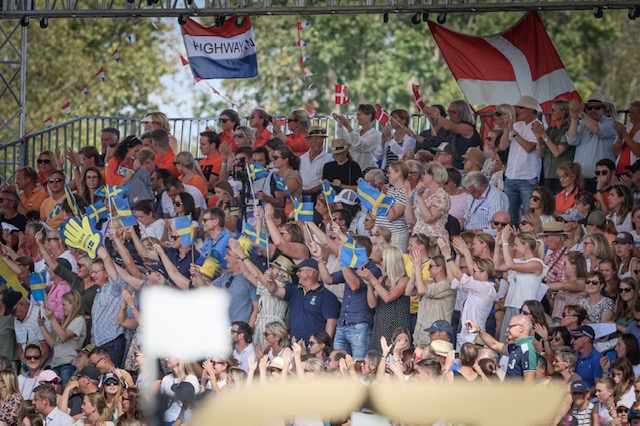 Il pubblico gioisce per la vittoria della Svezia agli Europei di Salto Ostacoli