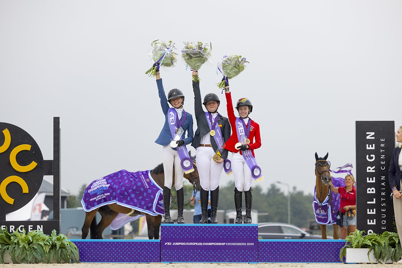 Aleksandra Hearst, Sani Illi e Brianne Beerbaum podio dei campionati europei Children