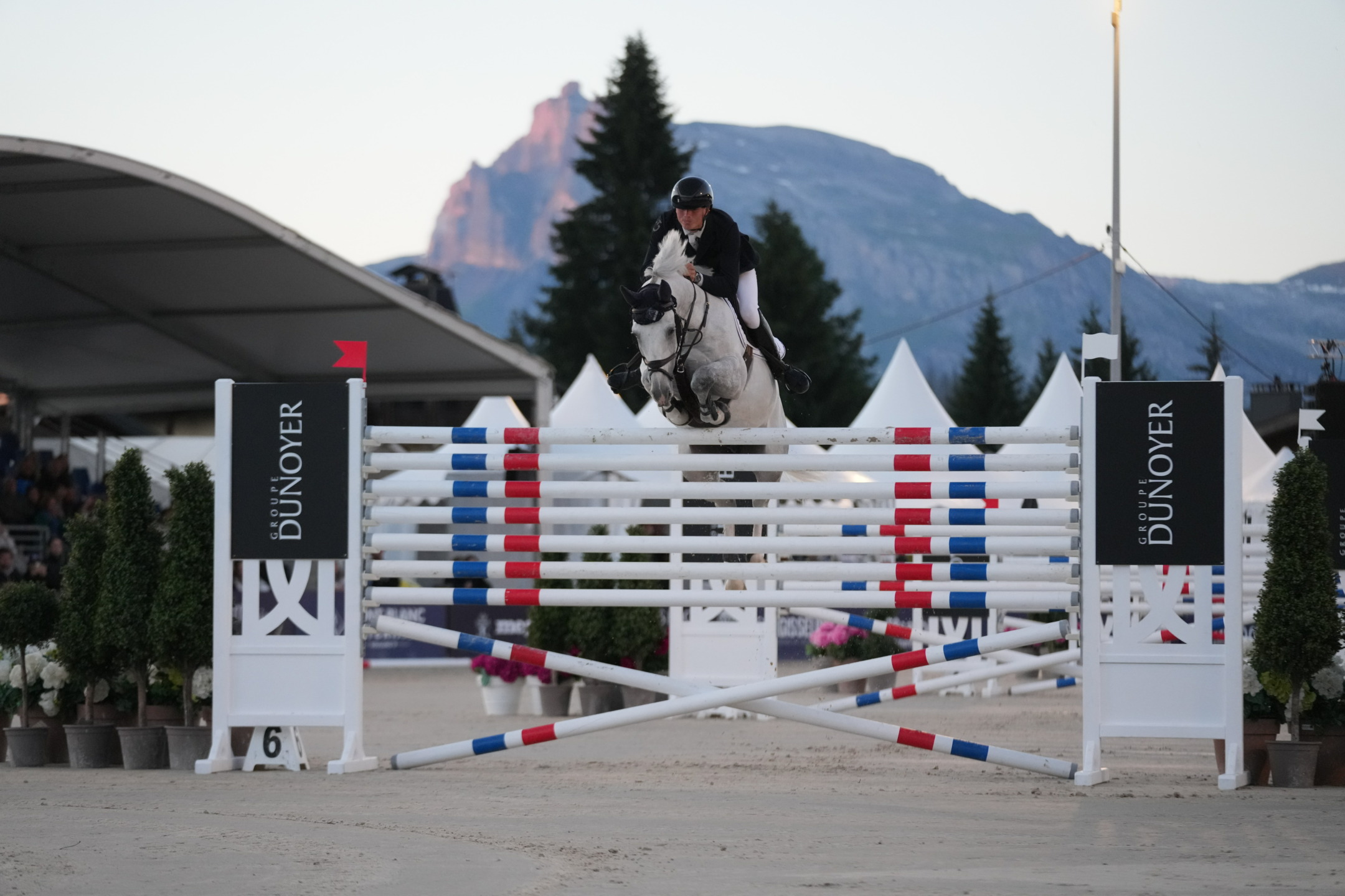 JUMPING MEGEVE 2024 SIX BARRES Maverick VAN LENT ©Nicolas Hodys