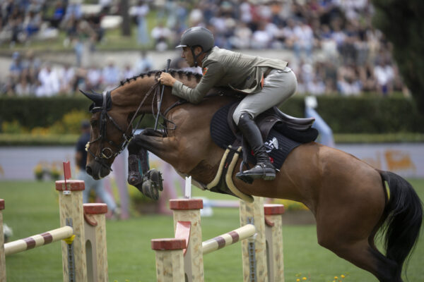 Guido Franchi con Enjoy One a cervia vince il CSI2* 2024.