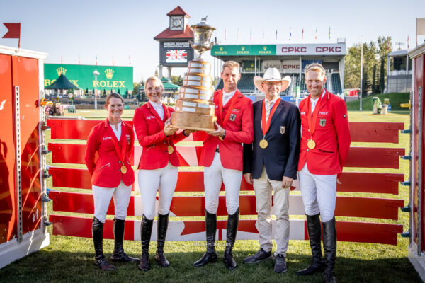 Team Germania dopo la vittoria nella Nations Cup di Calgary ai Spruce Meadows 'Masters' 2024 (c) Mackenzie Clark