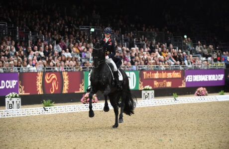 Lottie Fry e Glamourdale hanno presentato i concorrenti del prove al London International Horse Show