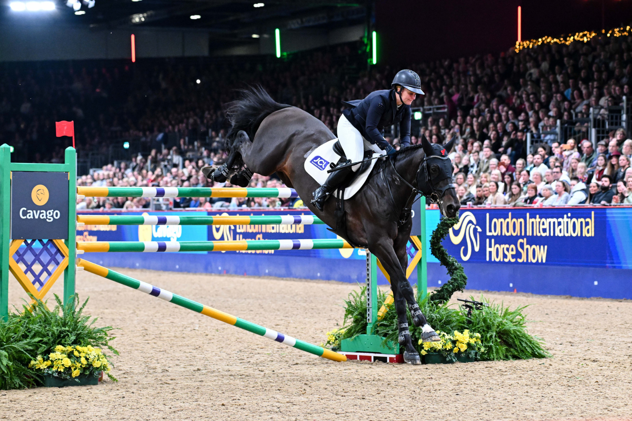 Gemma Stevens riding Envoy Merelsnest Z