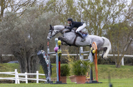 Jack Ryan su Dsh Lucky Junior vincitore del Grand Prix del CSI4* del Toscana Tour II 2025